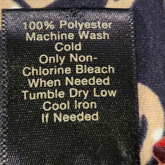 Ann Taylor  petite v-neck floral blouse Size SP Colors black tan and white - Picture 11 of 13